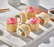 Запеченный ролл с лососем