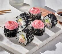 Запеченный ролл с креветками