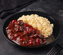 Телячьи щечки томленые с вишней и паста орзо