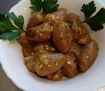 Сердечки куриные тушеные