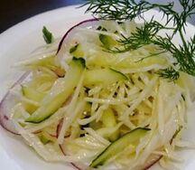 Салат из свежей капусты с огурцом