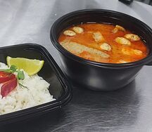 Том ям с морепродуктами