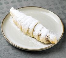 Рогалик с грецким орехом