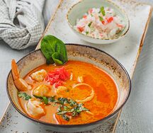 Том ям с морепродуктами