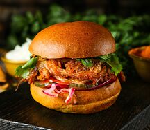 Бургер c рваной говядиной