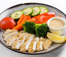 Куриное филе с овощами на пару