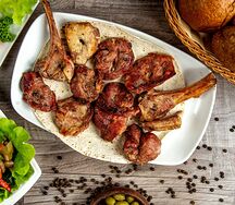 Шашлык из бараньей корейки на кости