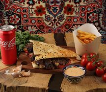 Картофель фри, напиток, Берлин донер с говядиной и сыром в турецкой пите