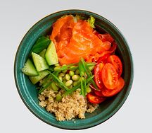 Боул с киноа и лососем