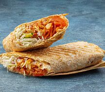 Шаурма с курицей в деревенском лаваше