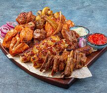 Ассорти шашлыков из баранины, телятины и курицы