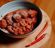 Спагетти с митболами
