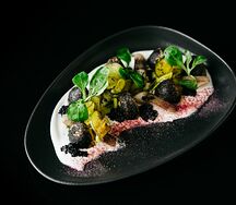 Манчестер с сельдью и икрой