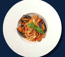 Паста маринара с мидиями, вонголе и морепродуктами