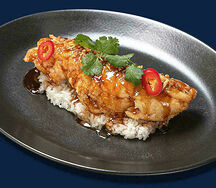 Окунь в тамариндовом маринаде на подушке из риса