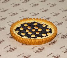 Пирог песочный с черникой и творогом