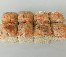 Запеченный ролл с копчёным лососем