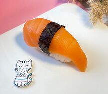 Нигири с лососем