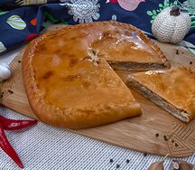 Пирог с мясным фаршем и капустой