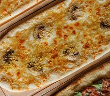 Лахмаджун с сыром и грибами