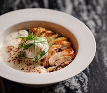 Каша гречневая с цыпленком и муссом из пармезана