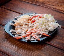 Салат цезарь с креветками