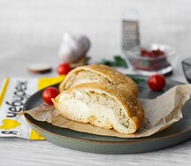 Беляш с куриным фаршем и зеленью