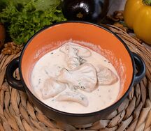 Хинкали мини в чесночном соусе