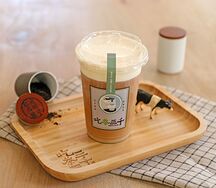 Черный чай с кассией и муссом