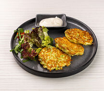 Оладьи из кабачков со сметаной