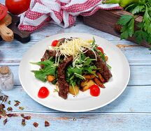 Тёплый салат с телятиной и сыром