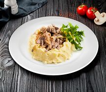 Бефстроганов с пюре