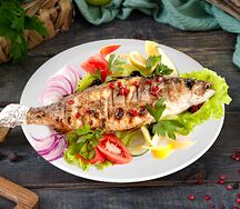 Форель радужная с овощами
