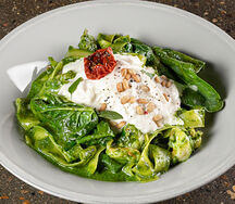 Паппарделле с креветками, песто и страчателлой