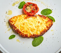 Халлуми с вялеными томатами