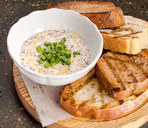 Икра щучья с хрустящими фокаччами