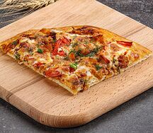 Пицца куриная (1 кусок)