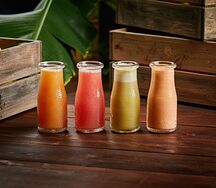 Свежевыжатый яблочный сок