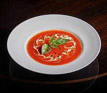Томатный крем-суп с базиликом