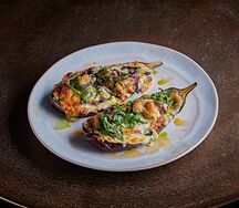 Баклажан, запеченный с сулугуни и помидорами