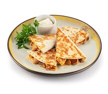 Кесадилья с курицей и грибами