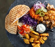 Шаурма Ланч-бокс в тарелке