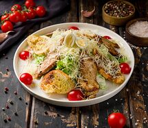 Салат Цезарь с курицей