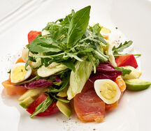 Салат с лососем