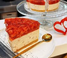 Муссовый чизкейк с клубникой