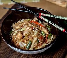 Бобовая фунчоза в соусе том ям