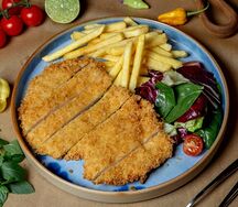 Шницель с фри и микс-салатом