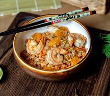 Тяхан с креветками и мандарином