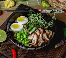 Сёю рамен с угрем