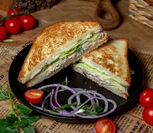 Сэндвич с тунцом